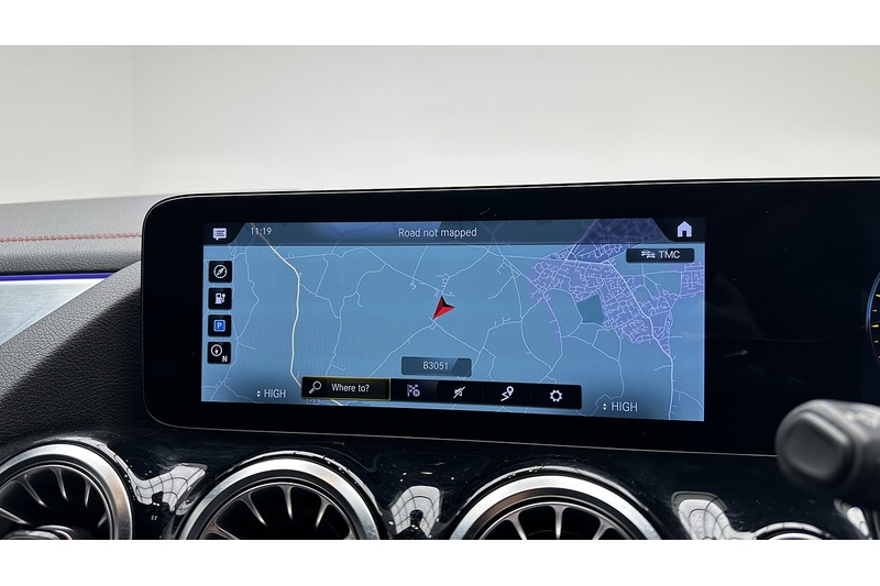 Mercedes-Benz EQA EQA 350 AMG Line - U2399