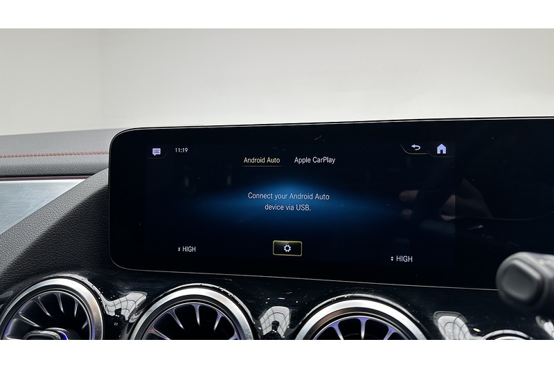 Mercedes-Benz EQA EQA 350 AMG Line - U2399