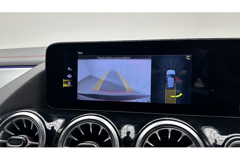 Mercedes-Benz EQA EQA 350 AMG Line - U2399