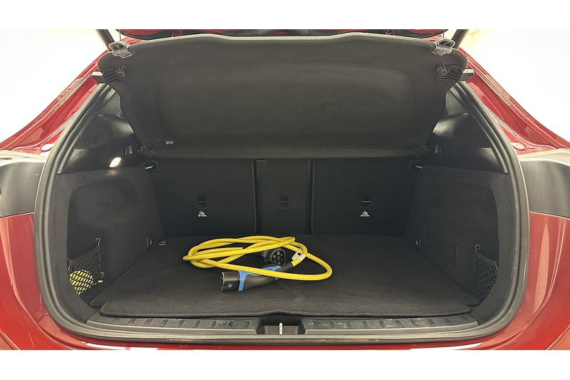 Mercedes-Benz EQA EQA 350 AMG Line - U2399