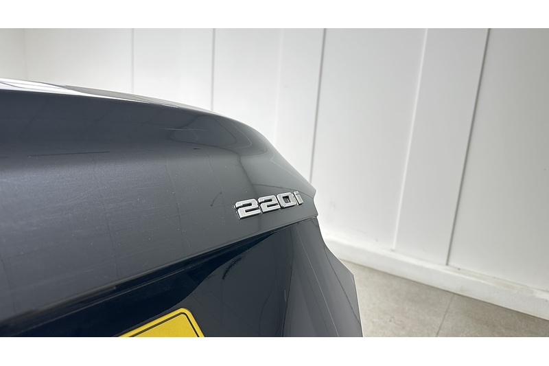 BMW 2 Series 220i M Sport - U2421