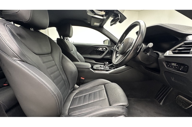 BMW 2 Series 220i M Sport - U2421