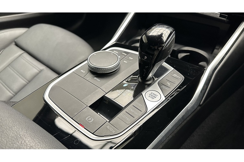 BMW 2 Series 220i M Sport - U2421