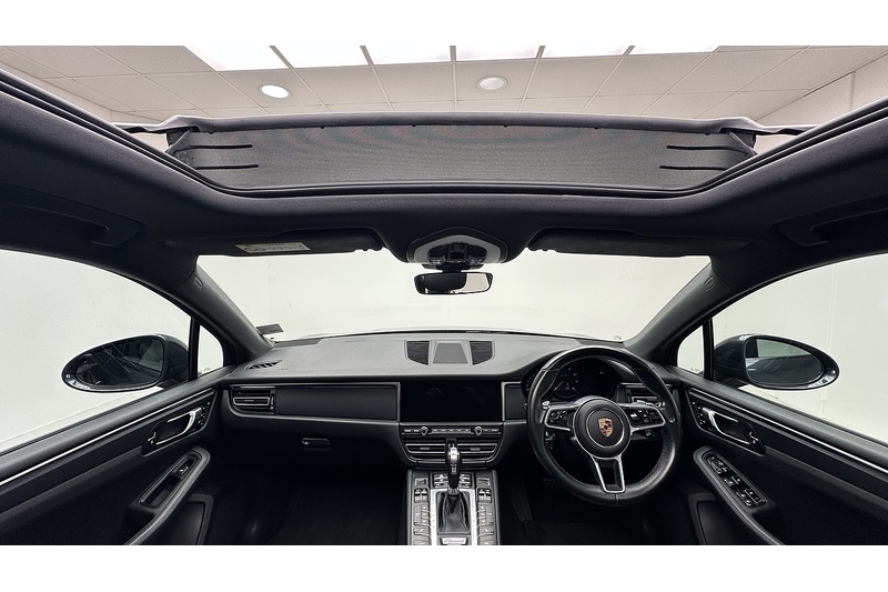 Porsche Macan T - U243