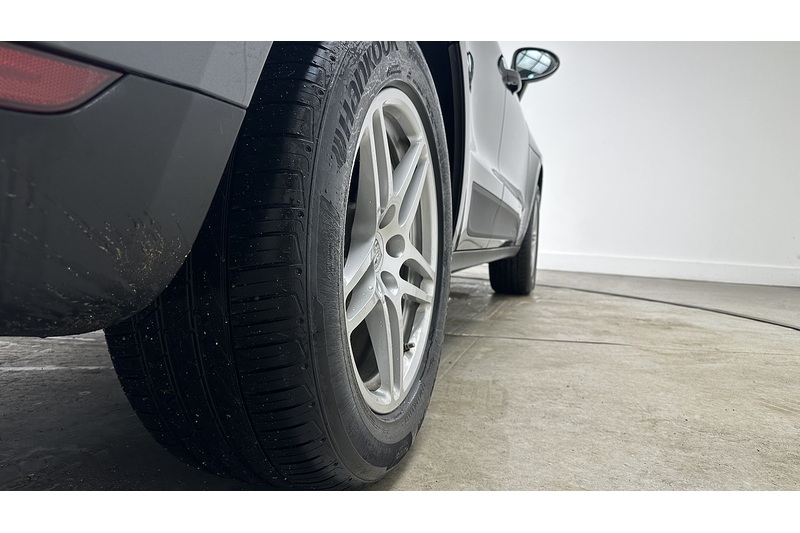 Porsche Macan T - U243