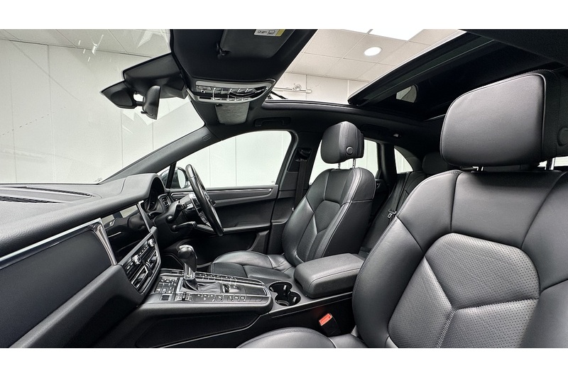 Porsche Macan T - U243