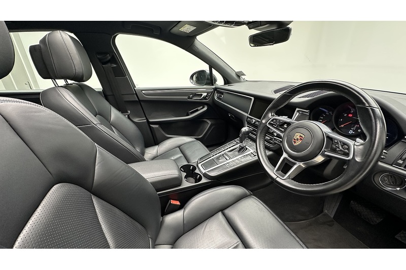 Porsche Macan T - U243