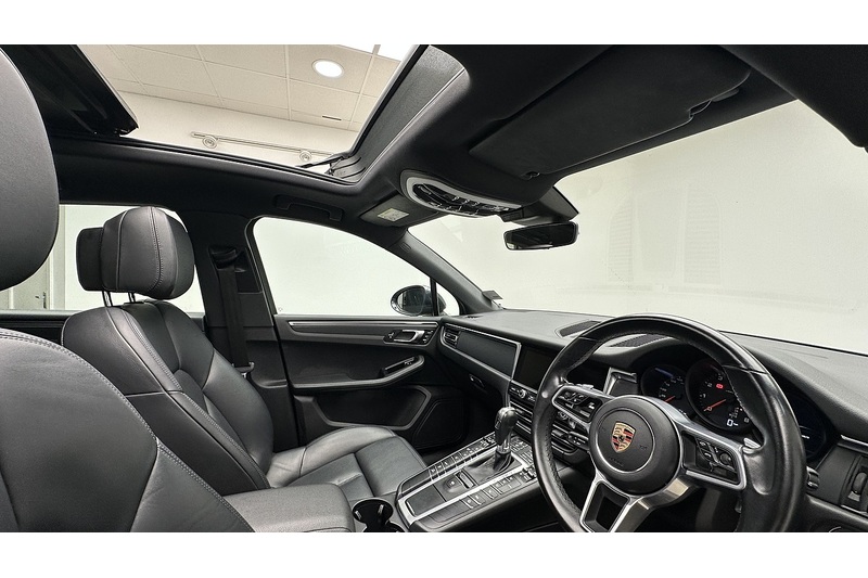 Porsche Macan T - U243