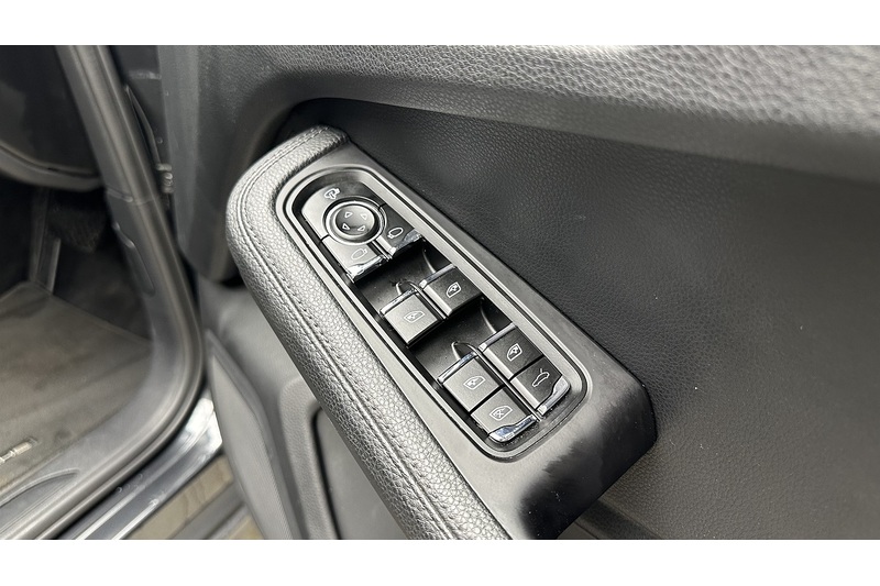 Porsche Macan T - U243
