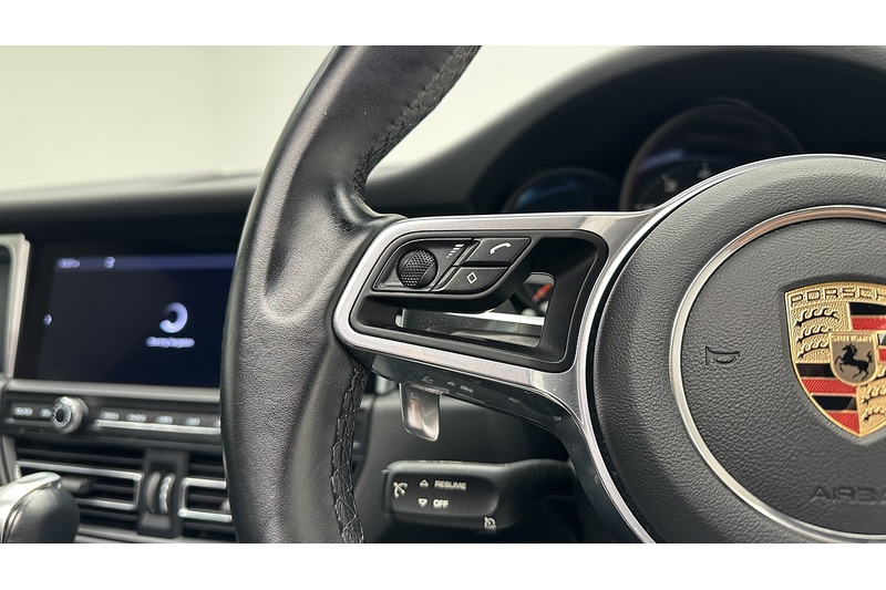 Porsche Macan T - U243