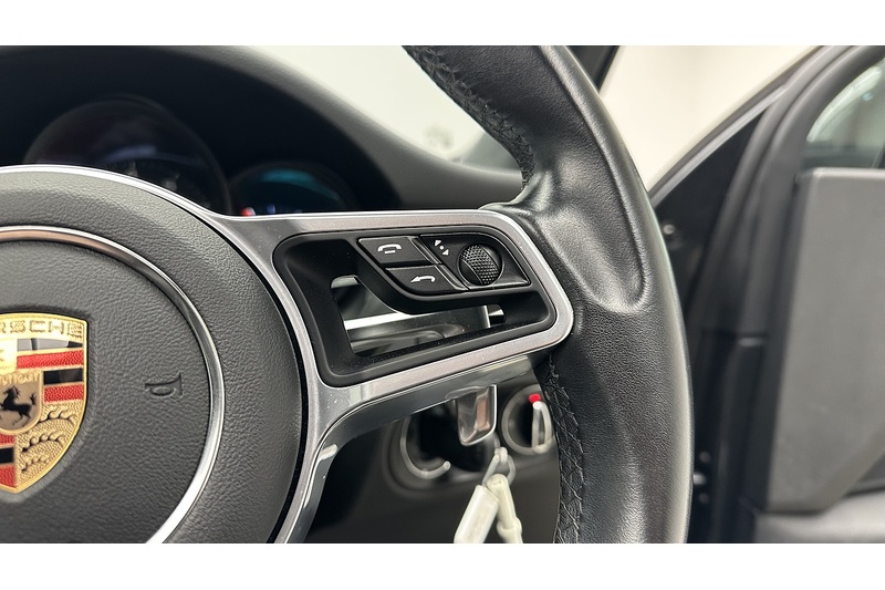 Porsche Macan T - U243