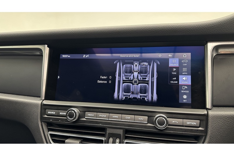 Porsche Macan T - U243