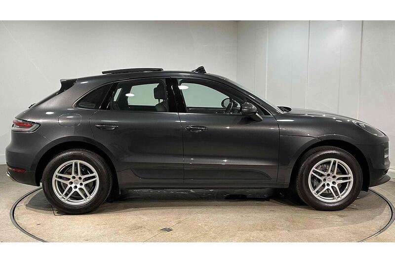 Porsche Macan T - U243