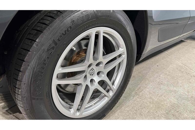 Porsche Macan T - U243