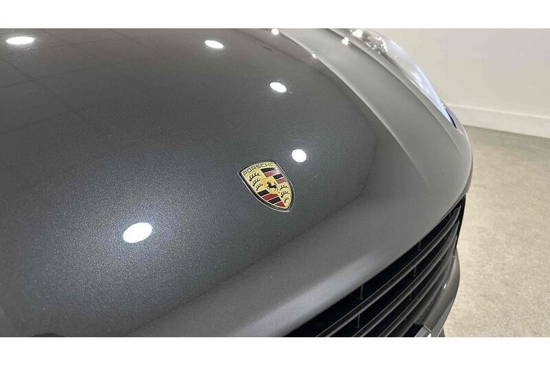 Porsche Macan T - U243