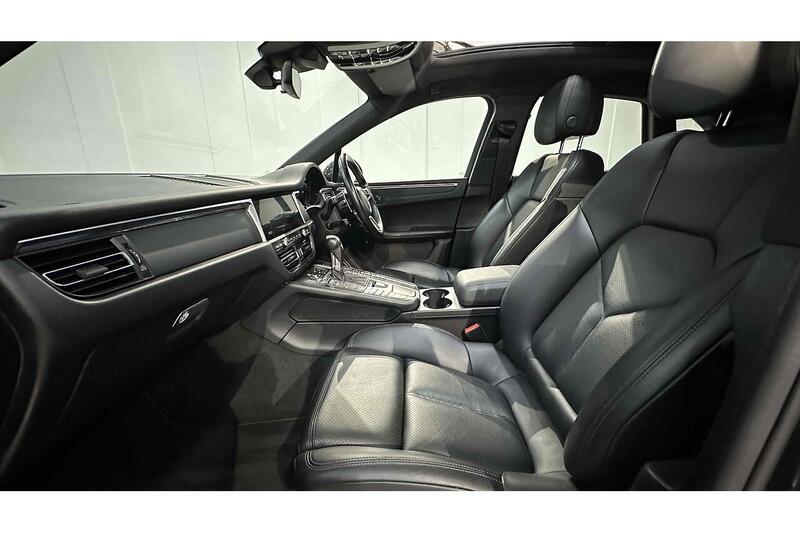 Porsche Macan T - U243