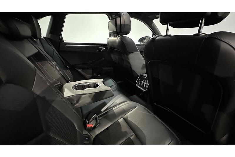 Porsche Macan T - U243