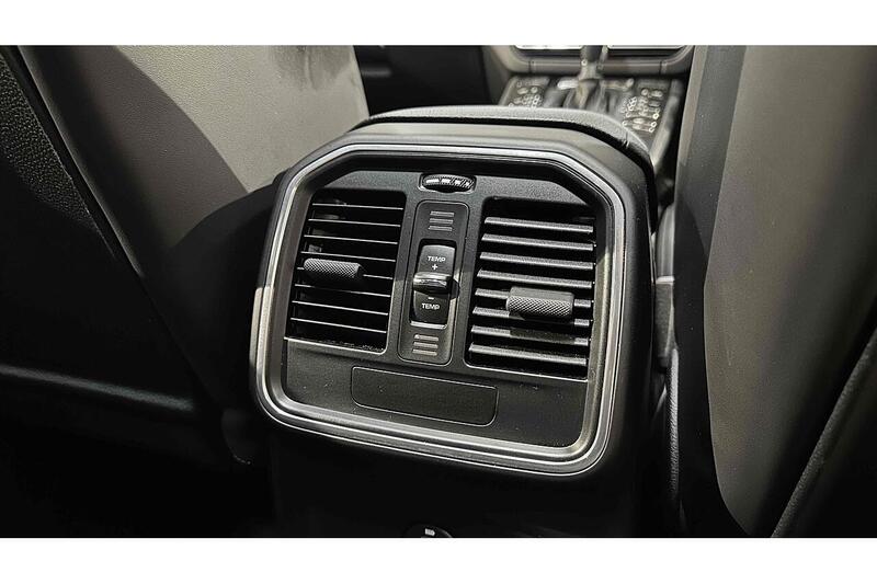 Porsche Macan T - U243