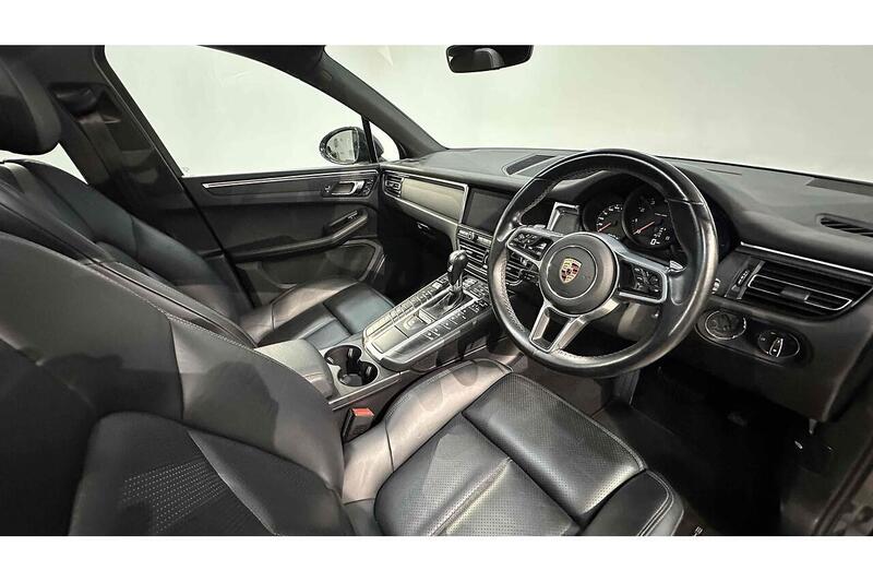 Porsche Macan T - U243