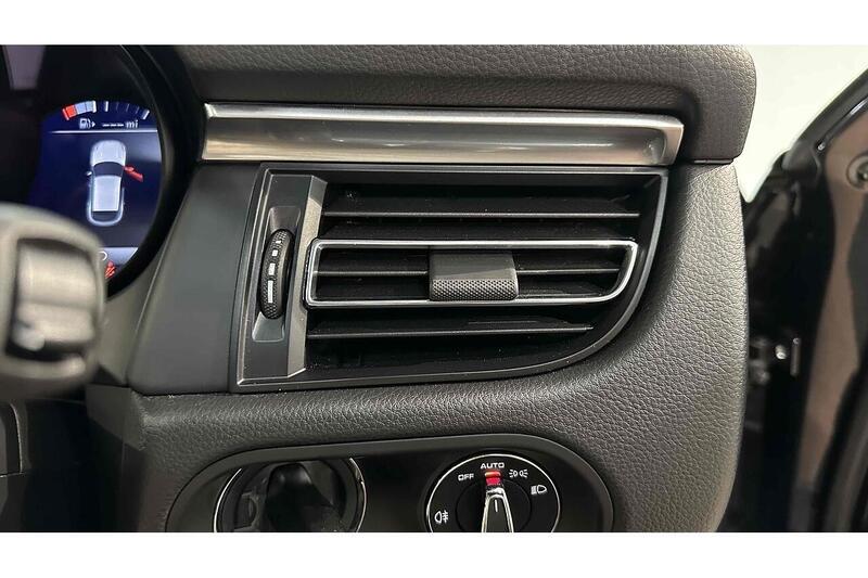 Porsche Macan T - U243