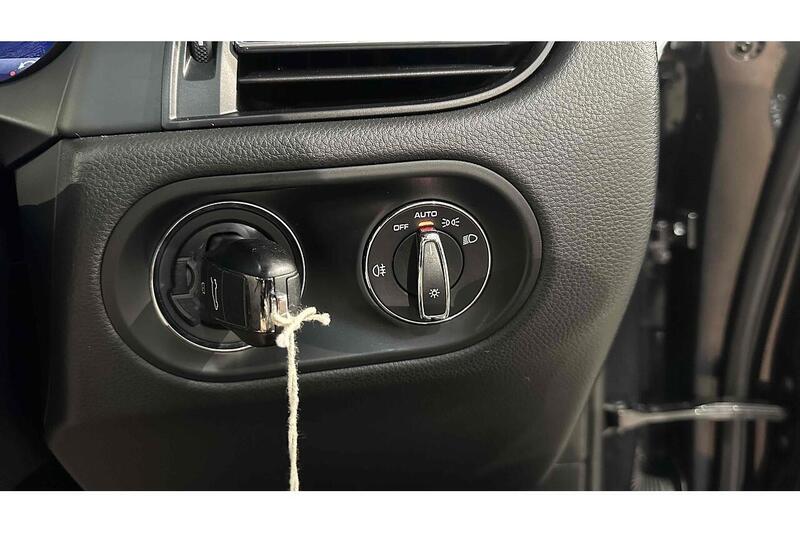 Porsche Macan T - U243