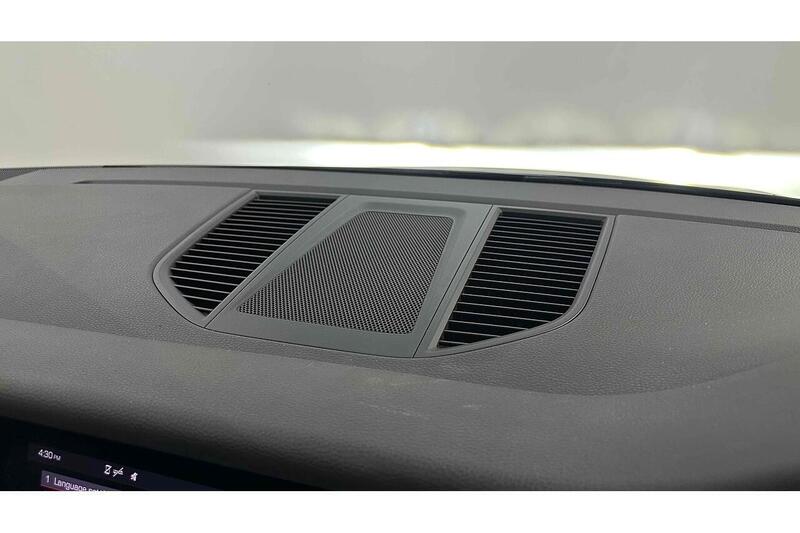 Porsche Macan T - U243