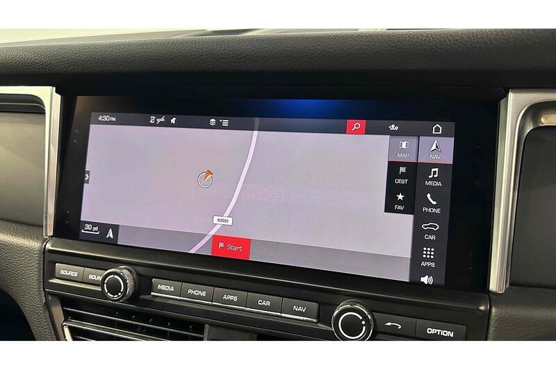 Porsche Macan T - U243