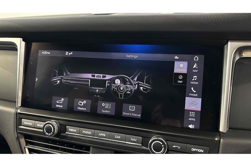 Porsche Macan T - U243