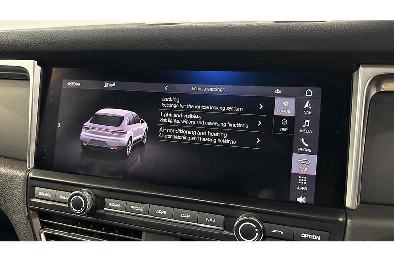 Porsche Macan T - U243