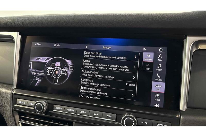 Porsche Macan T - U243