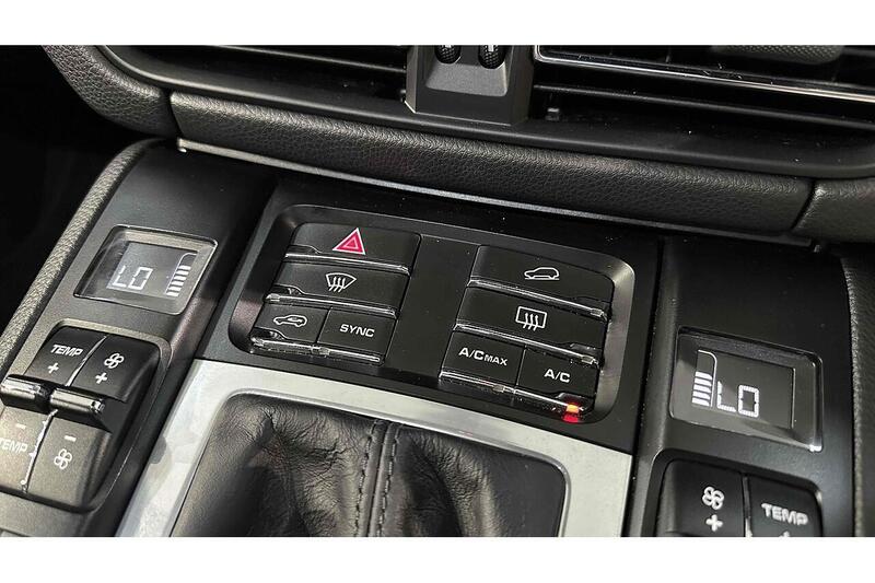 Porsche Macan T - U243