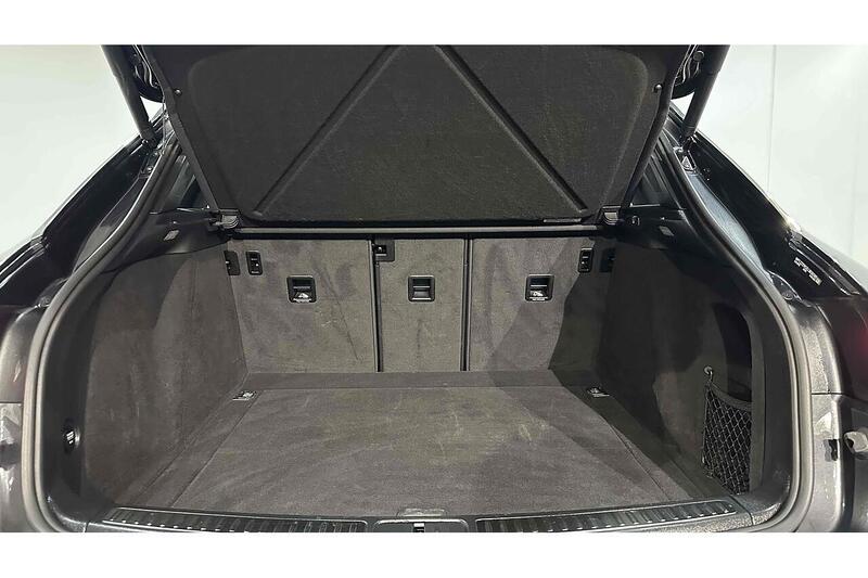 Porsche Macan T - U243