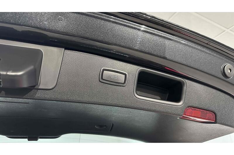 Porsche Macan T - U243