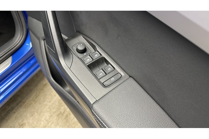 SEAT Ibiza TSI XCELLENCE Lux - U2442