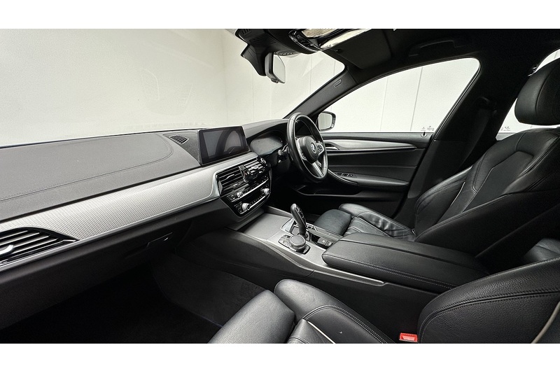 BMW 5 Series 520i M Sport - U2499