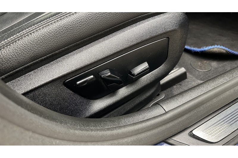 BMW 5 Series 520i M Sport - U2499