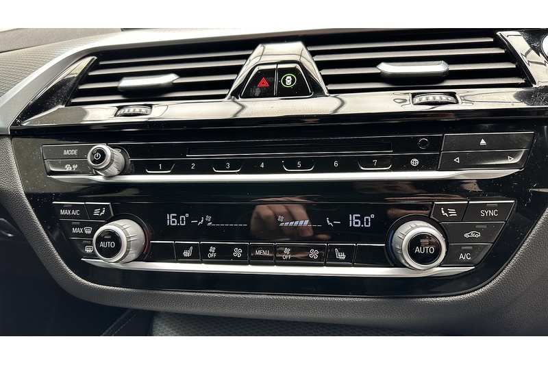 BMW 5 Series 520i M Sport - U2499