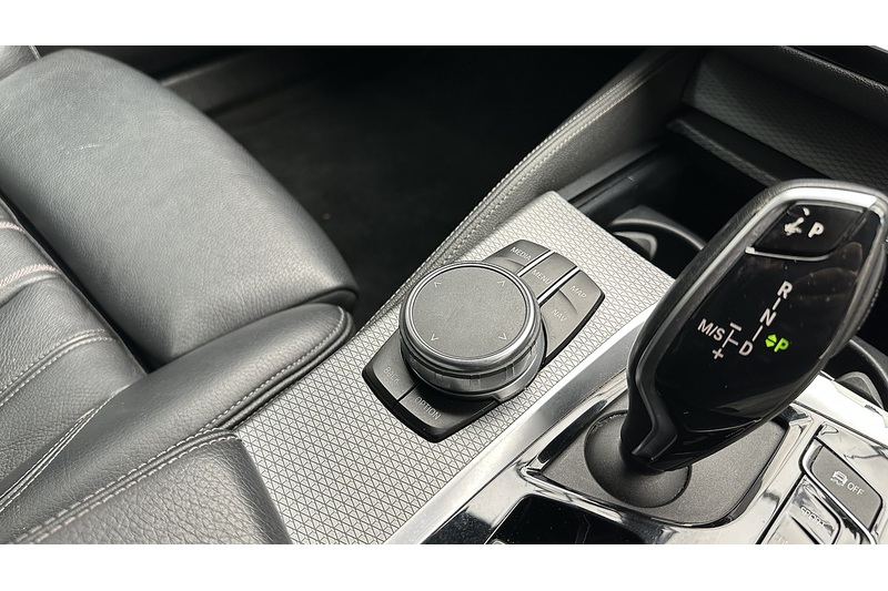 BMW 5 Series 520i M Sport - U2499