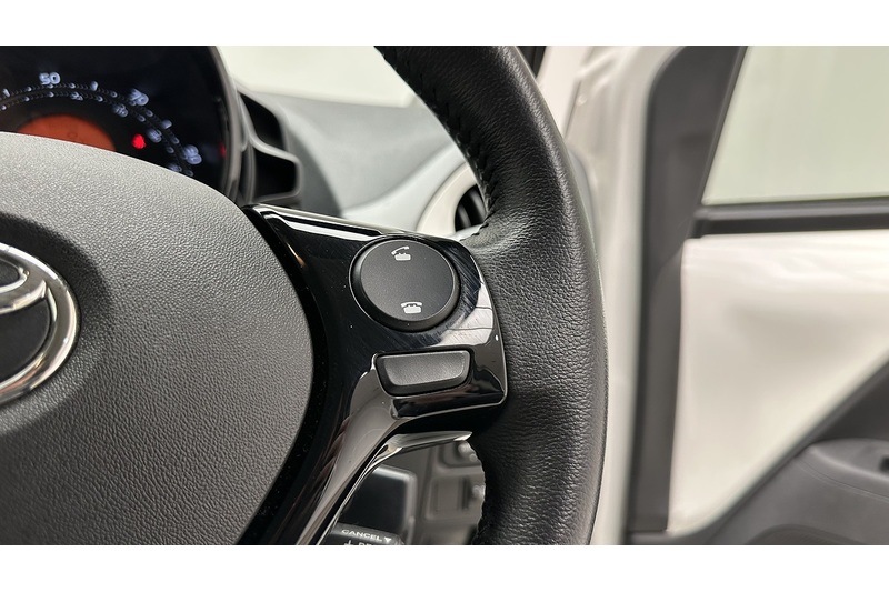 Toyota AYGO VVT-i x-press - U2548