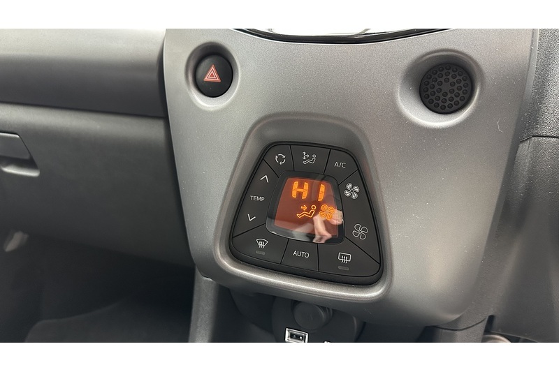 Toyota AYGO VVT-i x-press - U2548