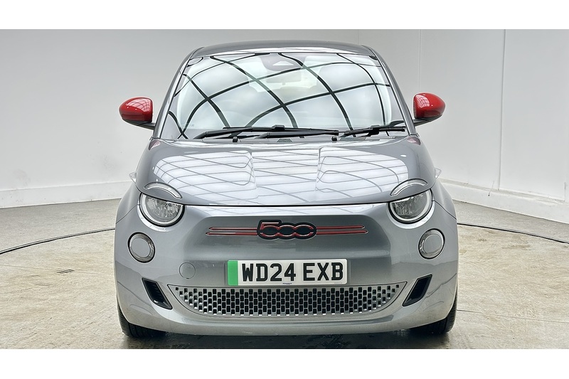 Fiat 500e RED - U2575