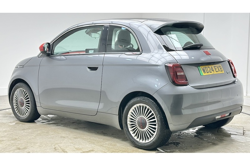 Fiat 500e RED - U2575