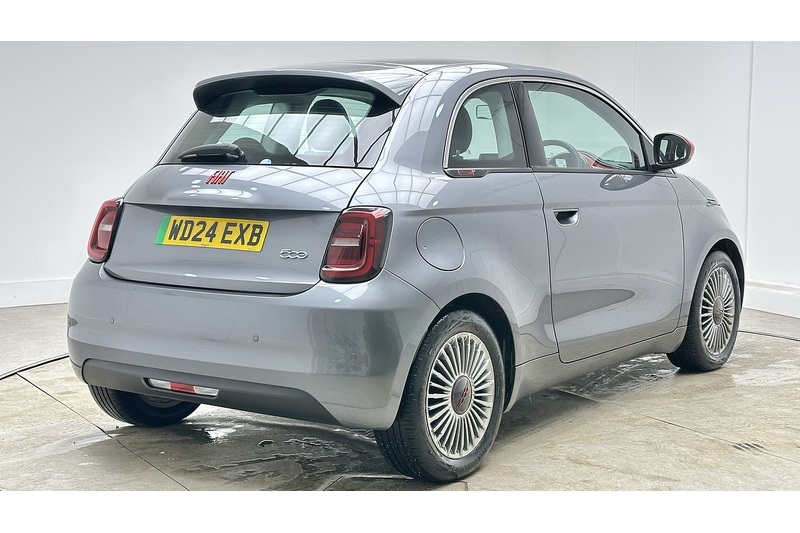 Fiat 500e RED - U2575