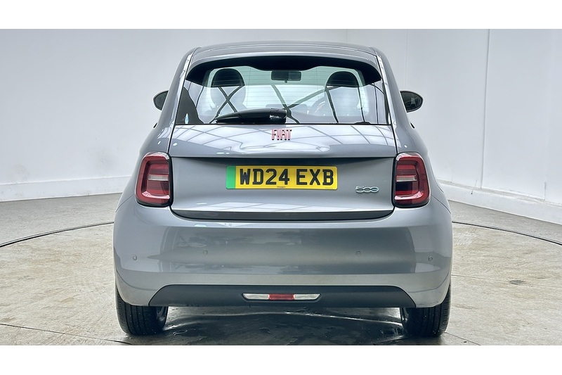 Fiat 500e RED - U2575