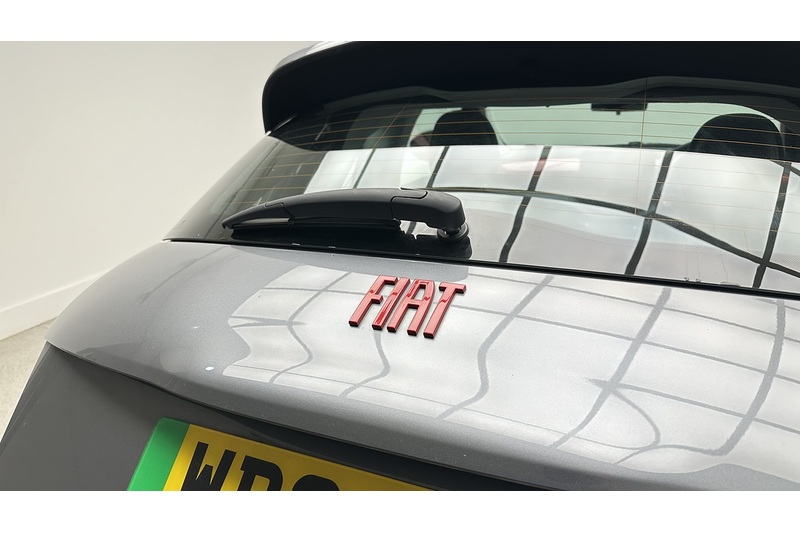 Fiat 500e RED - U2575