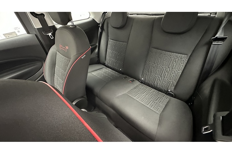 Fiat 500e RED - U2575