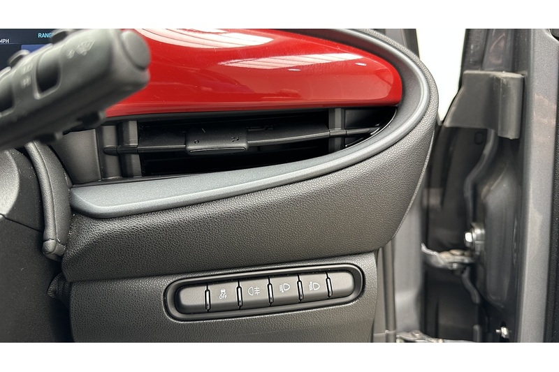 Fiat 500e RED - U2575