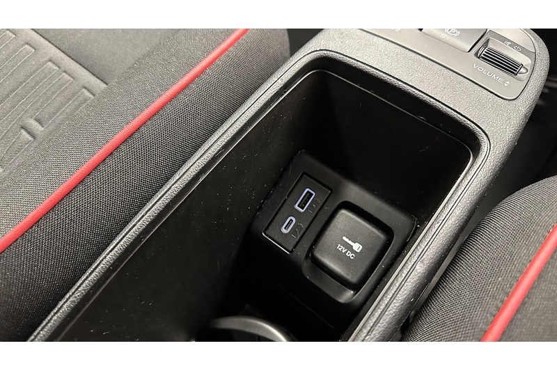 Fiat 500e RED - U2575