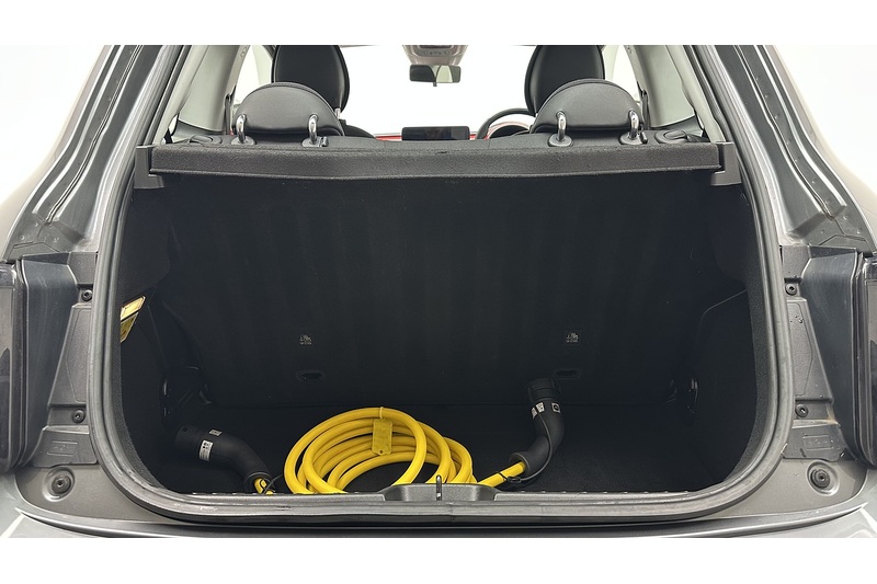 Fiat 500e RED - U2575
