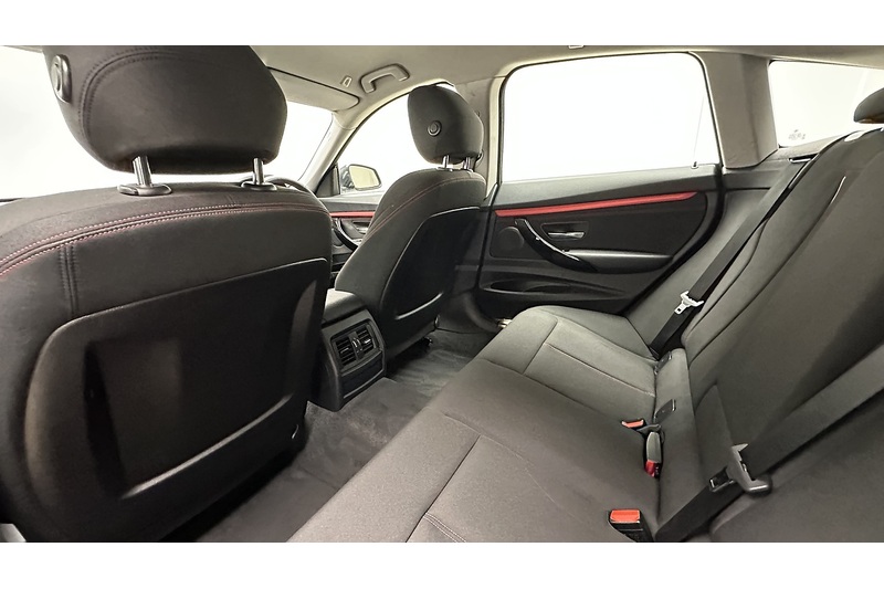 BMW 3 Series Gran Turismo 320d Sport - U2602